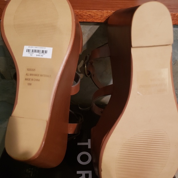 Torrid O-Ring Wedges - Picture 4 of 8